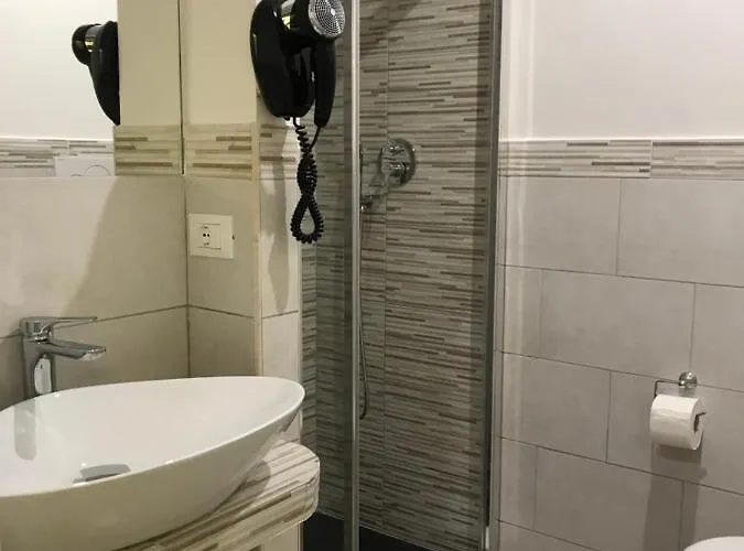 Cheri Luxury Pensión
