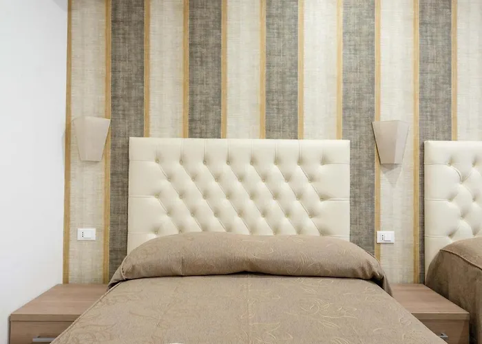 Cheri Luxury Pensión 3*