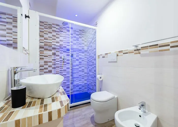 Cheri Luxury Pensión 3*