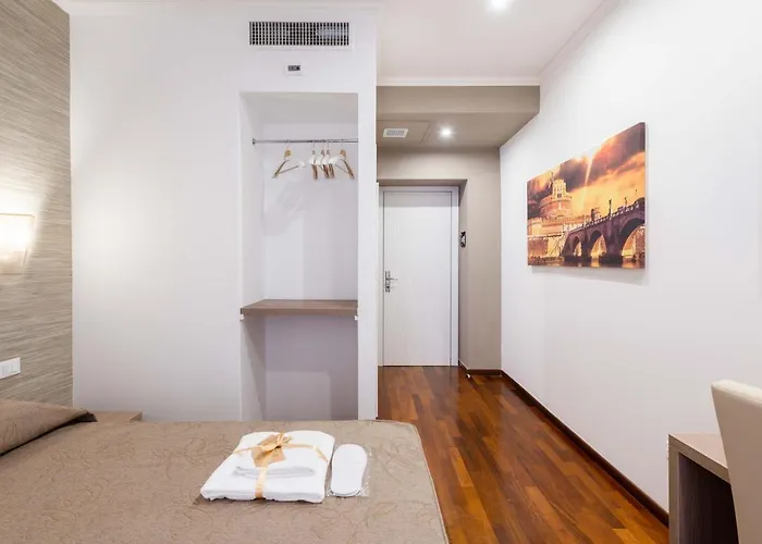Cheri Luxury Pensión 3*